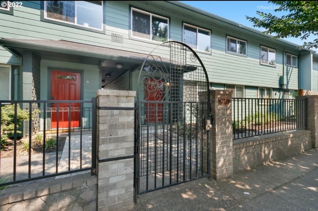 Photo - 9333 N Lombard St Unidad 2