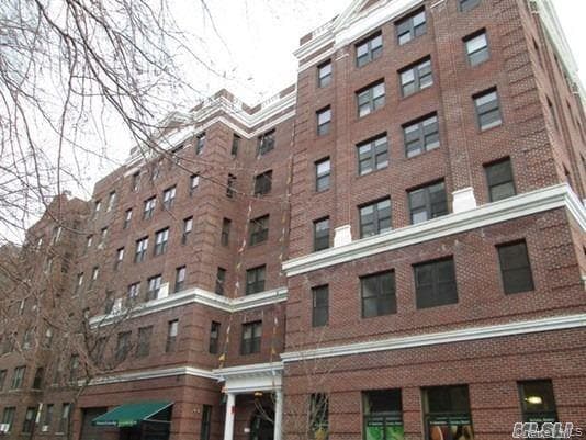 Building Photo - 84-01 37th Ave Unit 203