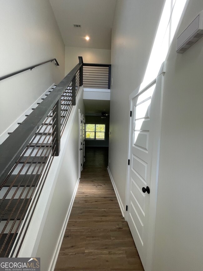 Photo - 154 Crestpoint Rd