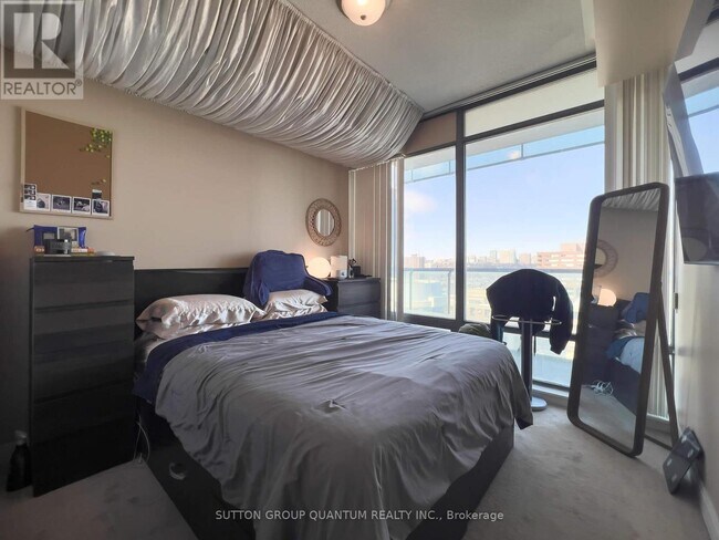 Photo - 18 Yorkville Ave Unité 2008