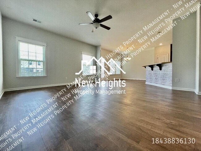 Photo - Beautiful Single Family Detached House in ...