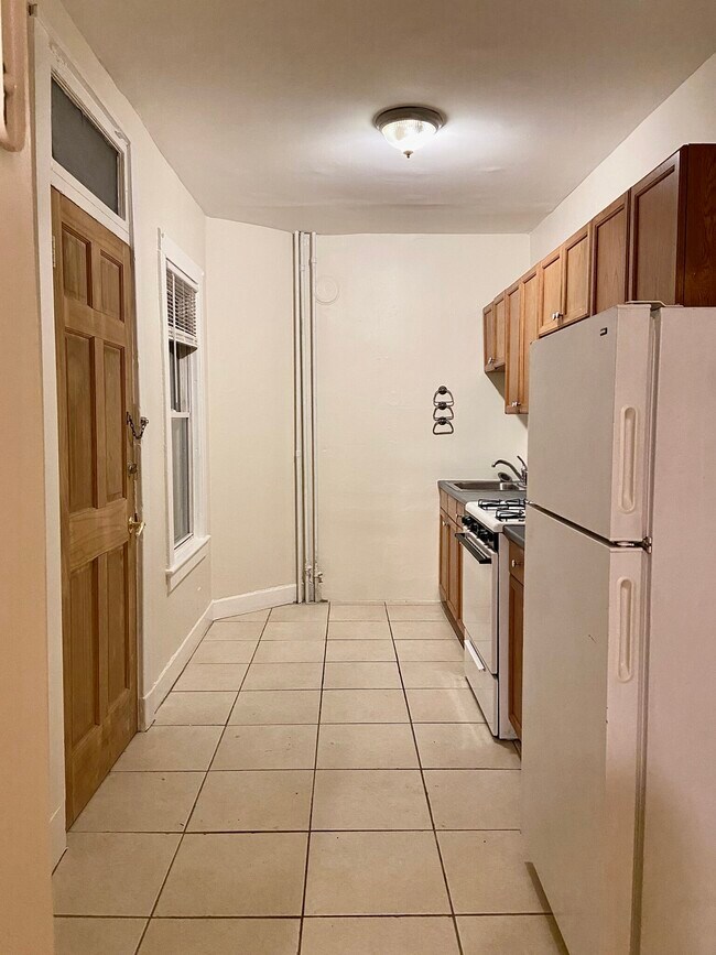 Photo - 130 Oxford St