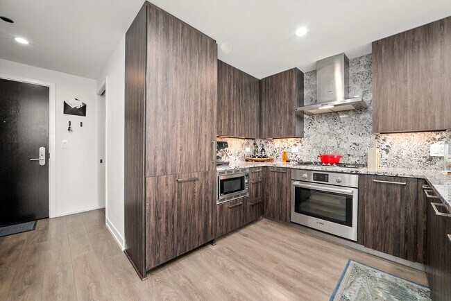 Photo - 750 N Hudson Ave Unidad 1004