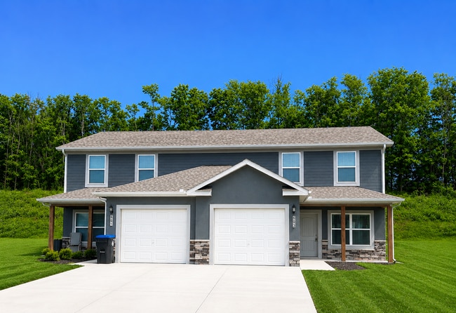 Building Photo - 3 Bed | 2.5 Bath | 1 Car Garage Duplex in Pleasant Hill w/ Special