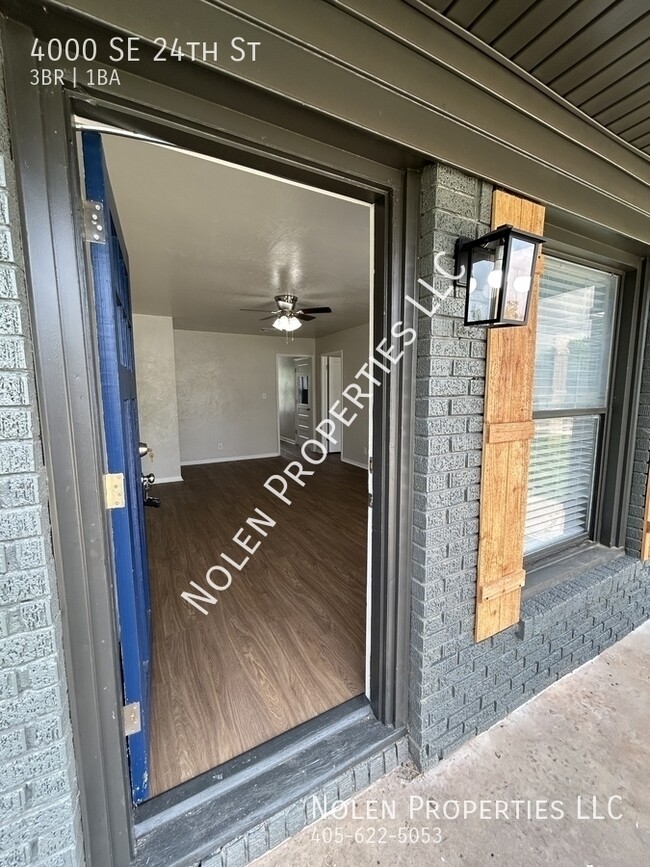 Photo - 4000 SE 24th St