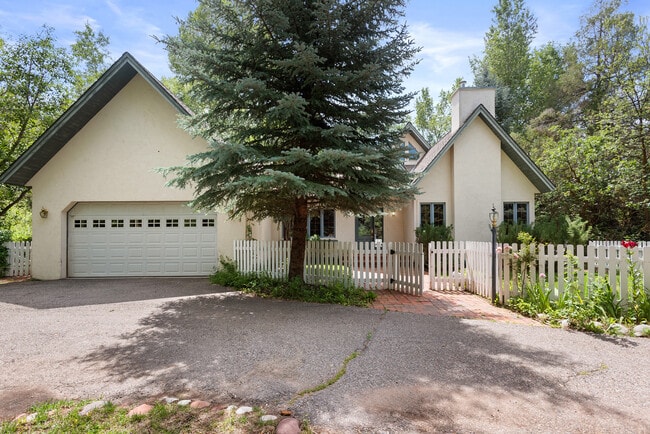 Photo - 180 River Oaks Ln