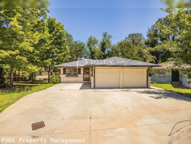 Building Photo - 2895 Lakemont Pl SW
