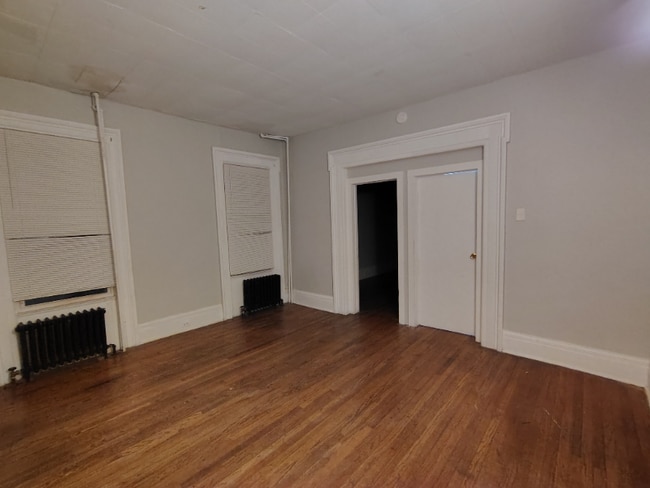 Photo - 137 E 2nd St Unit 1