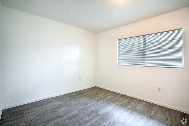 1BD, 1BA - 750SF - Bedroom - The Oasis