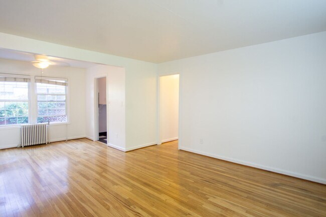 Photo - Fabulous Vintage 1-Bedroom Across the Street from Laurelhurst Park! Unidad 05