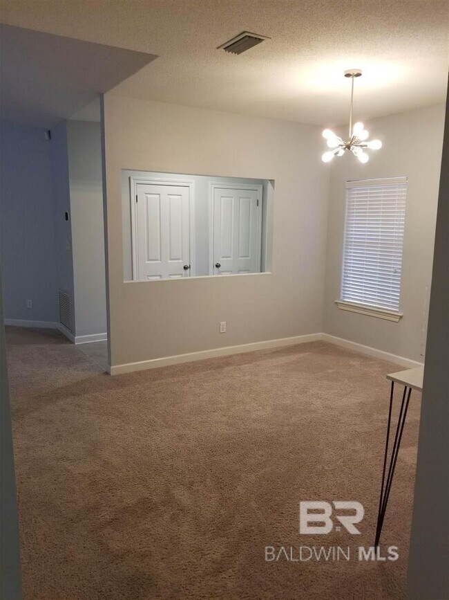 Photo - 105 Diane Cir