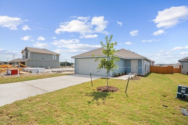 1122 Newey Cir