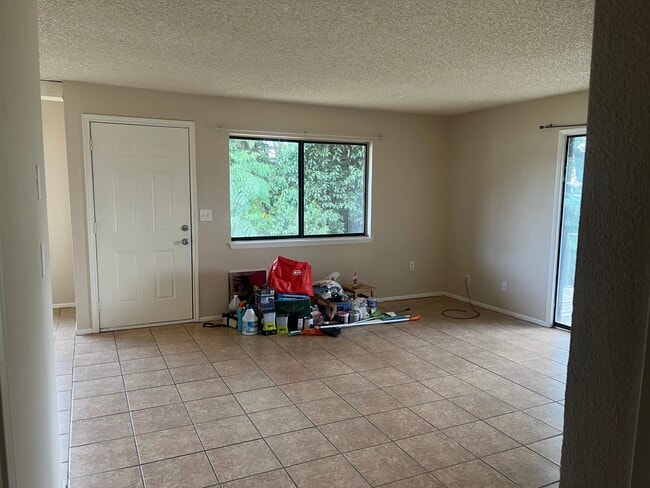 Living Room - 321 Eagles Nest Dr Unit Apartment on a Hill
