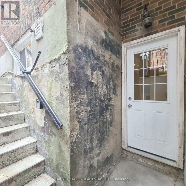 Photo - 4 Mayfair Ave