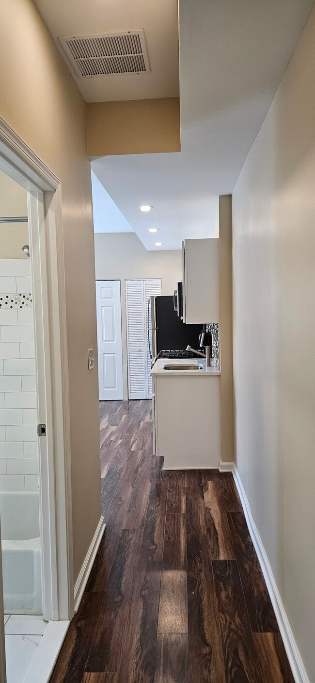 Photo - 2016 1st St NW