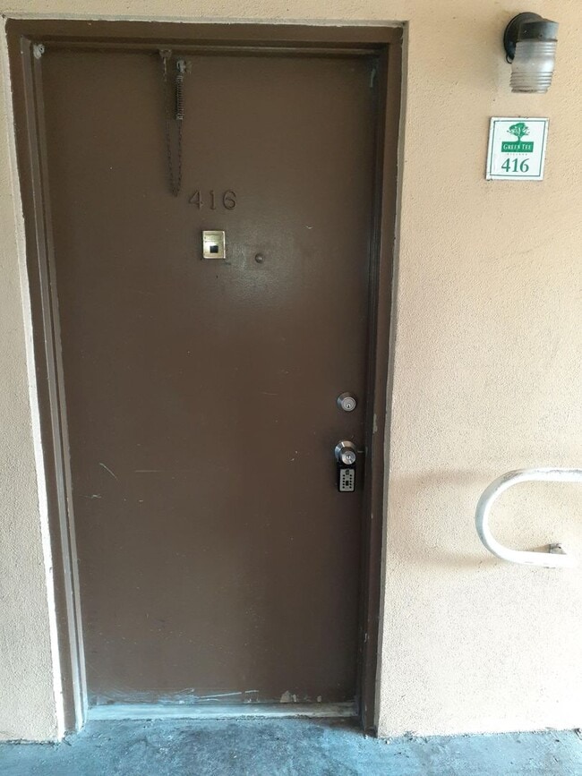 Building Photo - FAST APPROVAL !!!