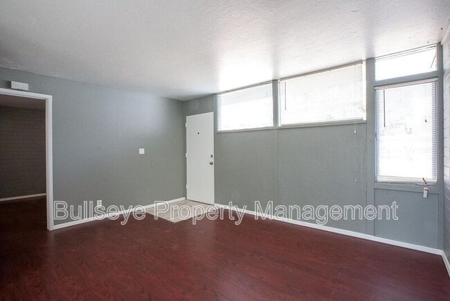 Photo - 247 S Hobson