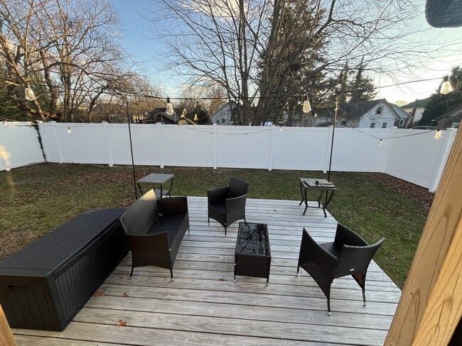 Fenced Back yard - 210 E Lakewood St Unit Rear