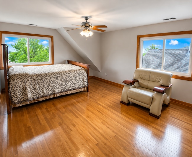 Photo - 7719 W Catalpa Ave Unit 2