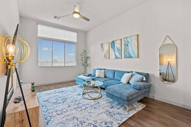 Photo - 711 W Broadway Rd Unidad ID1366963P