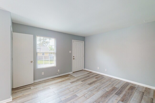 Photo - 1003 Lowry Ave Unit D