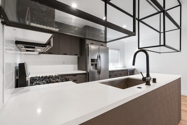 Photo - 5941 Comey Ave Unidad 3