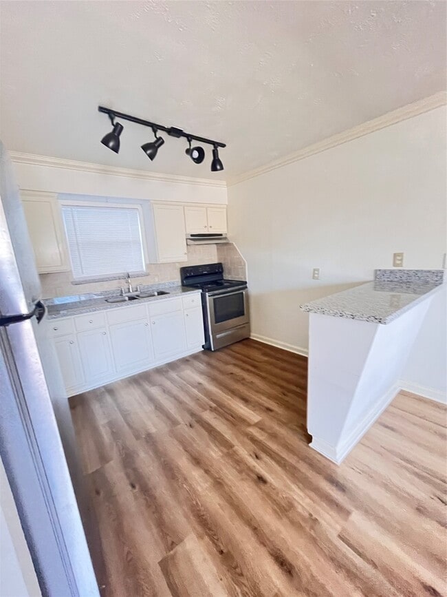 Photo - 911 Byrne St