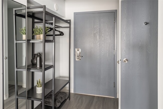 Photo - 16 W 10th St