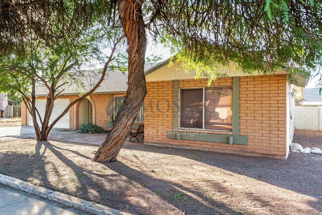 Photo - 1261 W Kiowa Cir