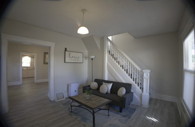 Photo - 944 Walnut St