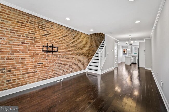 Photo - 108 S Conkling St