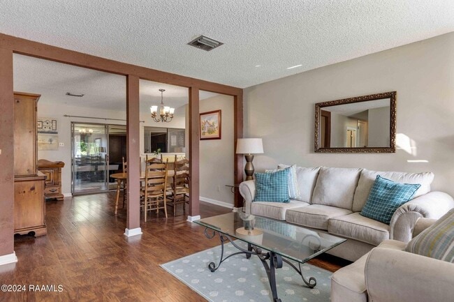 Photo - 303 Plaza Village Dr