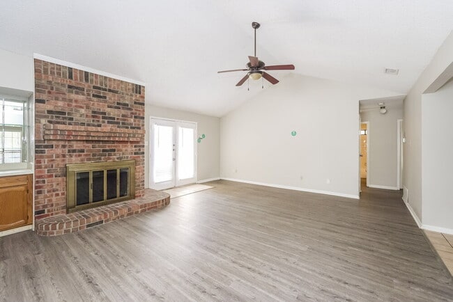 Photo - 241 S MacArthur Blvd