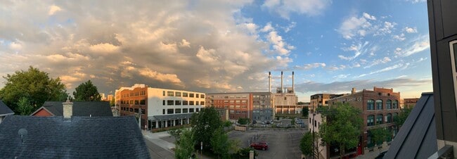 Photo - Uptown East Apartments - 739 Williamson Street