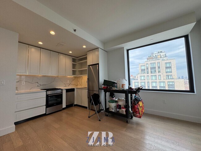 Building Photo - 635 4th Ave Unit 1006 Rental
