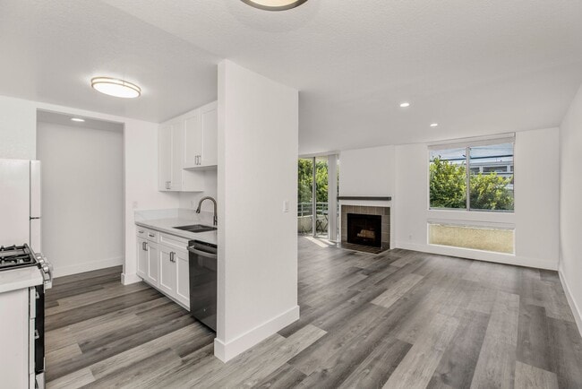 Building Photo - 1751 S Bentley Ave