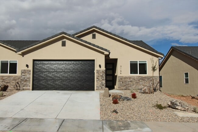 Photo - LIKE NEW: 2170+ SQFT and majestic VIEWS  3 Br 2.5 Ba 2 Car garage