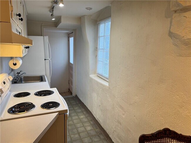 Photo - 2544 Peachtree Rd NW Unidad 8