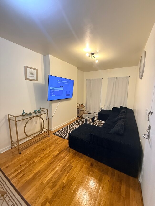 Photo - 295 Throop Ave