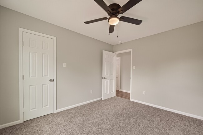Photo - 7414 S Hall St