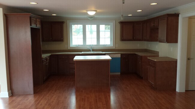 Building Photo - 151 Willow Street Rental