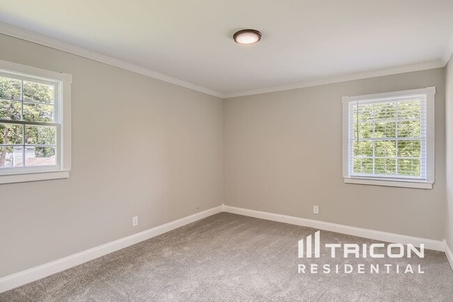 Photo - 535 Circle Dr