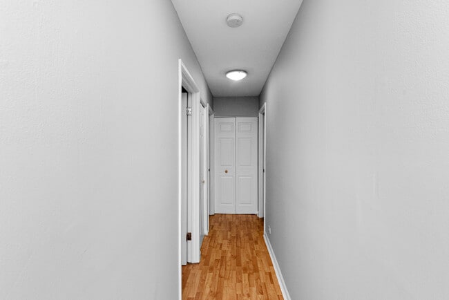 Photo - 3825 N Pine Grove Ave Unit 302