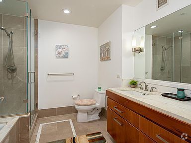 Building Photo - Stunning 2-Bed, 2-Bath Condo for rent Unit 107