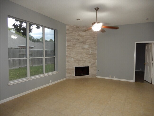 Photo - 1119 Nogales Bend Dr