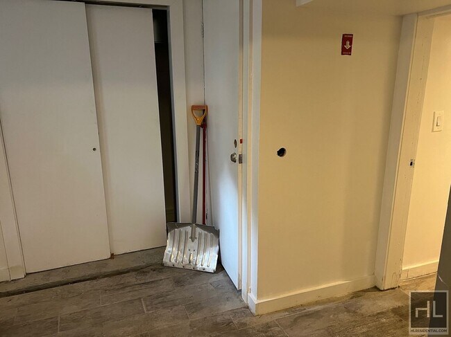 Photo - 2BR 1BA Lower Level All Utilities Included w/ Laundry Beside Highland Park Unidad G