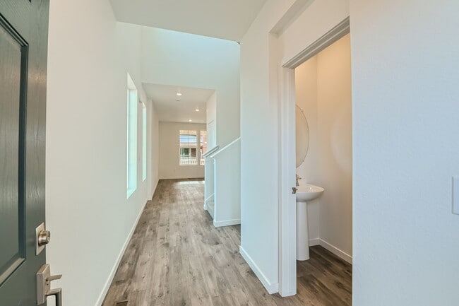 Photo - 628 Acorn Pl