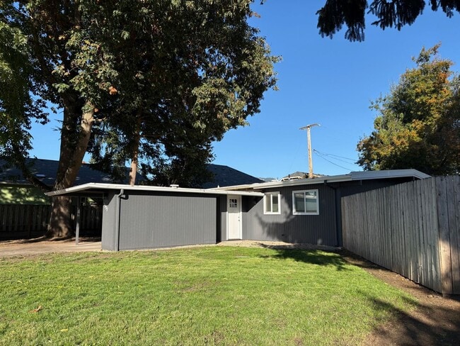 Photo - Beautifully updated 2 bedroom 1 bath duple...