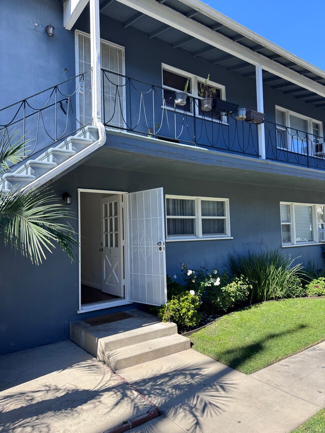 Photo - 421 E Acacia Ave