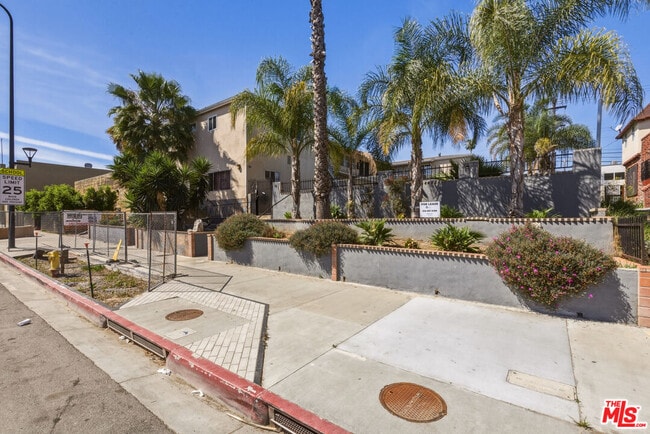 Photo - 5117 Crenshaw Blvd Unidad 7